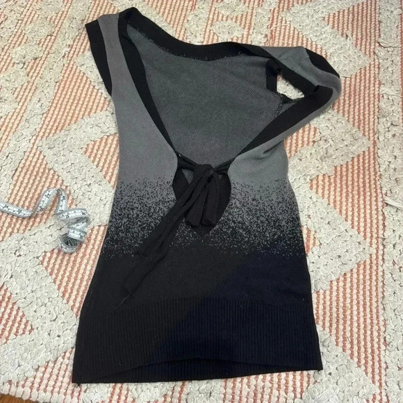 Forever 21 Black Ombré knit off the shoulder top - Picture 1 of 6